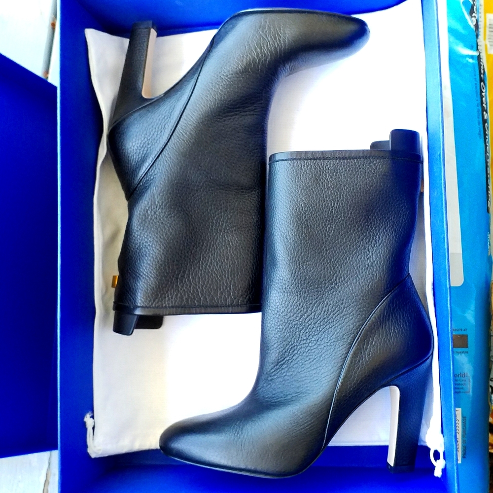 STUART WEITZMAN BROOKS BOOTIE. BRAND NEW in Box!!